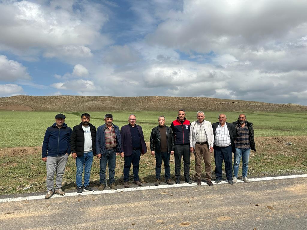 İLÇEMİZ KAYMAKAMI SAYIN MURAT BULACAK VE BERABERİNDEKİ HEYET, SEL VE DOLUDAN ETKİLENEN MAHALLELERDE İNCELEMELERDE BULUNDU